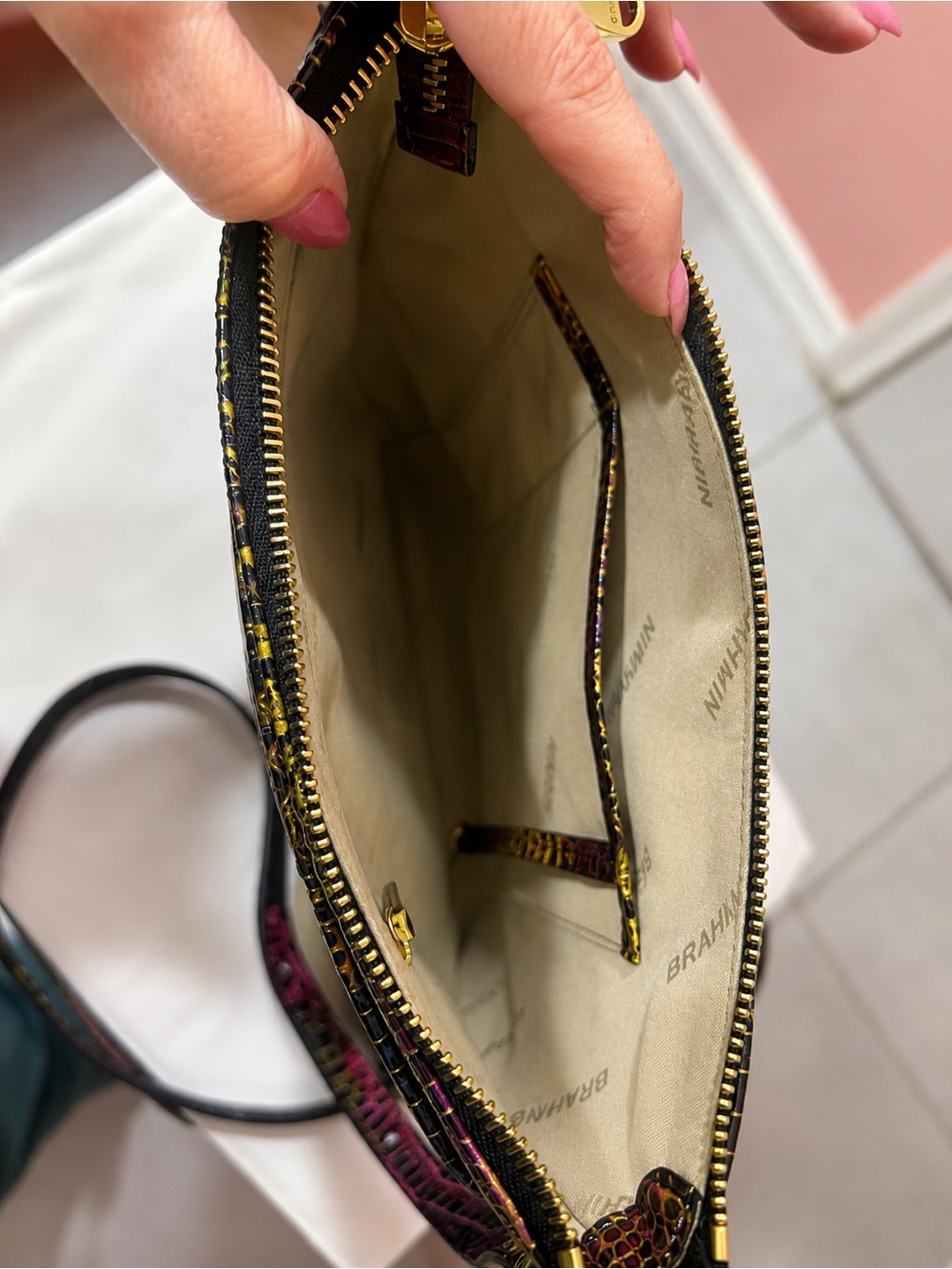 Brahmin Melbourne Iridescent Croc Embossed Leather Crossbody Bag - Picture 4 of 4